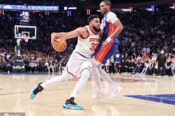 B体育体育官方-关于独行侠战胜马刺，唐斯关键时刻稳定发挥的信息