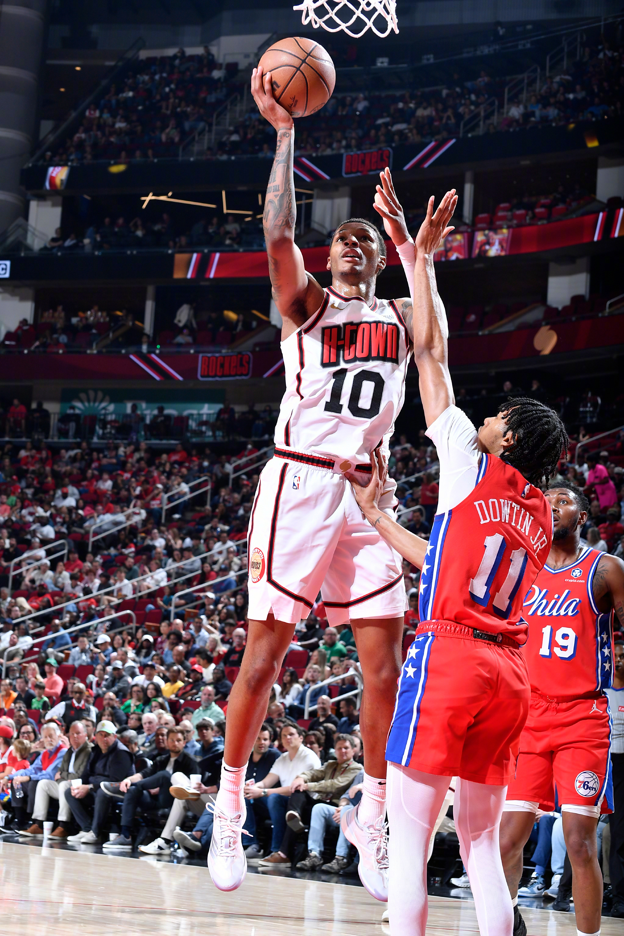 关于磨砺顽强，火箭队苦战晋级总决赛的信息