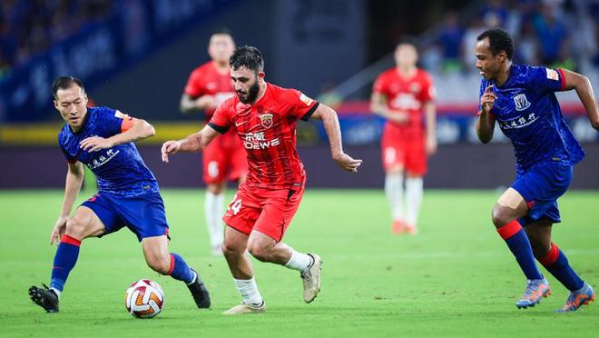 包含上海德比赛事激战，胜利属于上港的词条