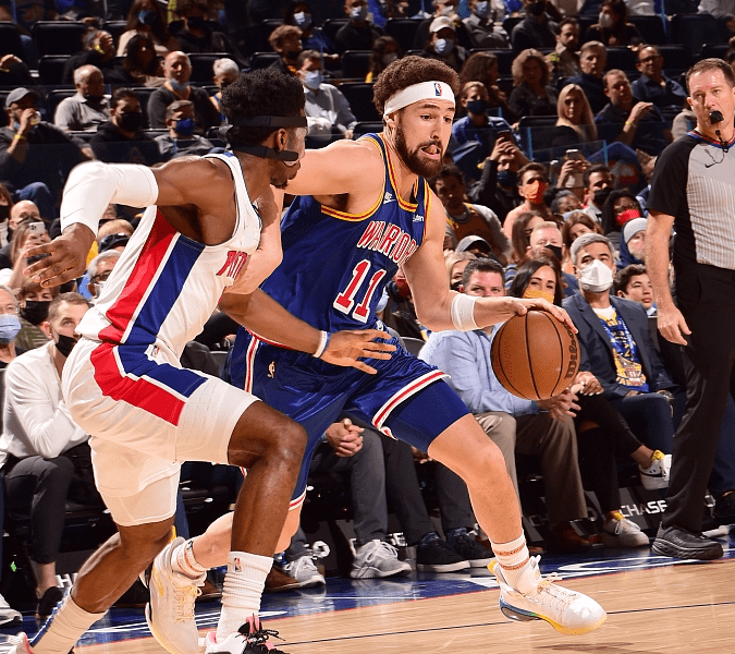 关于水花兄弟合砍68分，雄鹿大胜活塞的信息