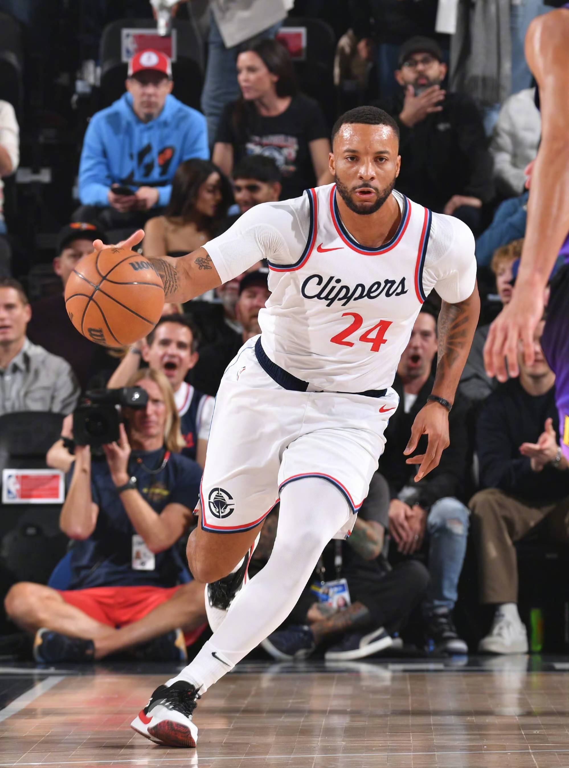 快船客场胜凯尔特人，遭遇两连败