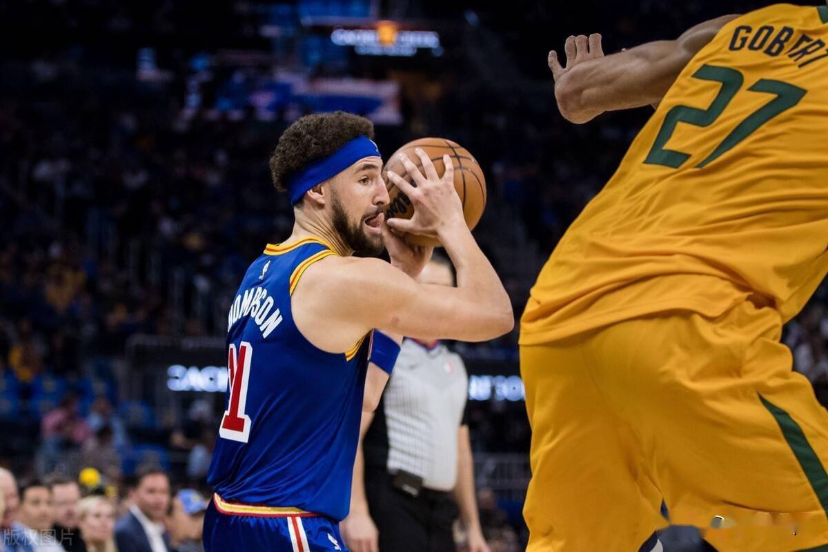 快攻抢分！球队高效进攻迅速拉开分差的简单介绍