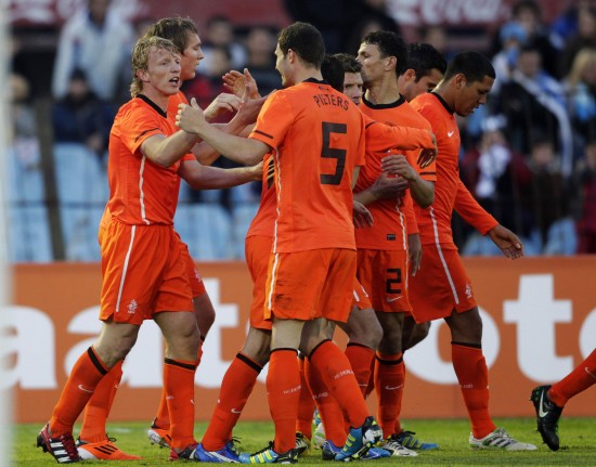 荷兰队遭遇乌拉圭,一场胜负将分高下的简单介绍 荷兰队遭遇乌拉圭,一场胜负将分高下的简单介绍