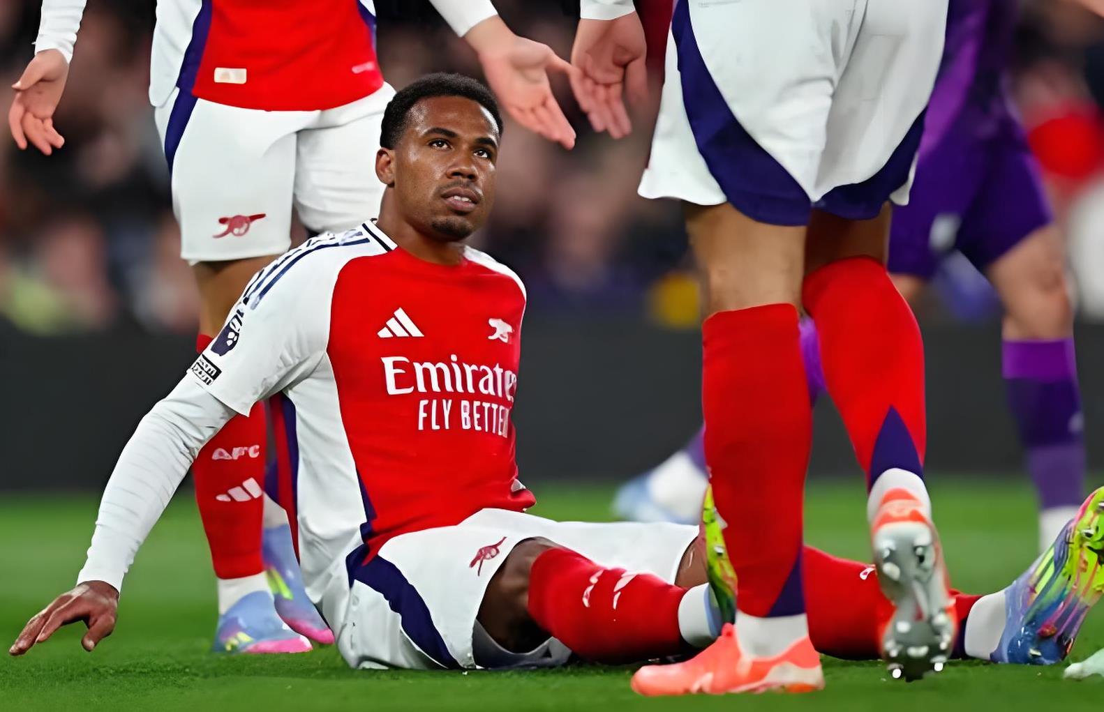 曼联客场大胜西汉姆联，稳步追赶前三的简单介绍